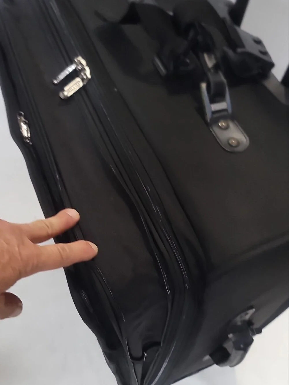 Travrpro Platinum II Black Rolling Suitcase With Detachable Garment Bag - Men